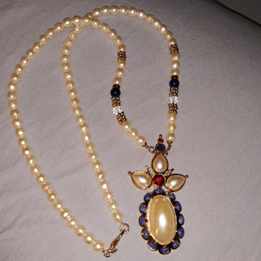 Vintage style Alex Nicole Necklace